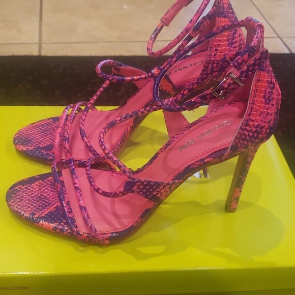 Gianni Bini Heels - Picture 2 of 4